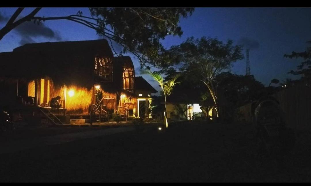 Mahkota Atia Bungallow Прая Екстериор снимка
